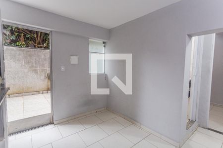 Sala de kitnet/studio para alugar com 1 quarto, 35m² em Santa Efigênia, Belo Horizonte