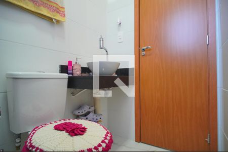 Banheiro de apartamento à venda com 2 quartos, 47m² em Rondônia, Novo Hamburgo