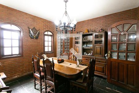 Sala de casa à venda com 4 quartos, 250m² em Vila Carrão, São Paulo