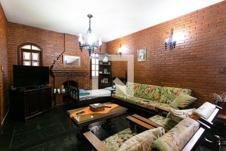 Sala de casa à venda com 4 quartos, 250m² em Vila Carrão, São Paulo