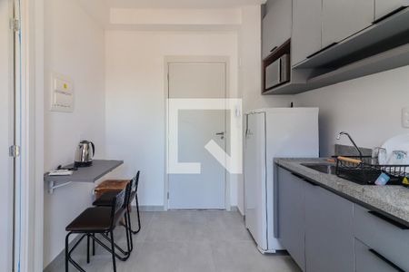 Sala e Cozinha de apartamento para alugar com 1 quarto, 25m² em Vila Butantã, São Paulo