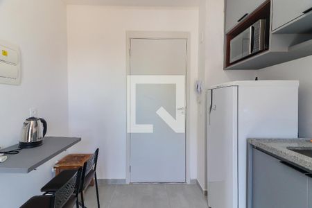 Sala e Cozinha de apartamento para alugar com 1 quarto, 25m² em Vila Butantã, São Paulo