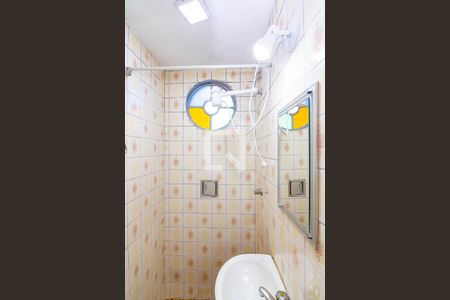 Banheiro da Suíte de casa para alugar com 2 quartos, 50m² em Carlos Prates, Belo Horizonte