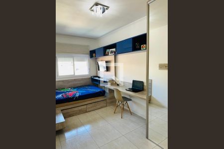 Quarto de casa à venda com 2 quartos, 240m² em Jardim Itu, Porto Alegre