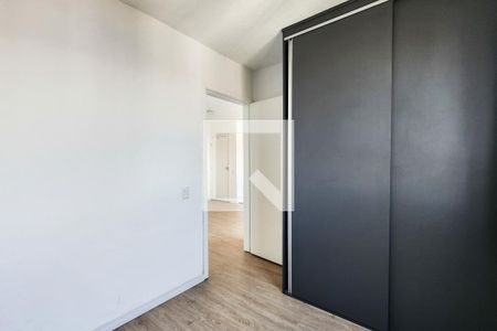 Quarto 2 de apartamento para alugar com 2 quartos, 50m² em Parque Bristol, São Paulo