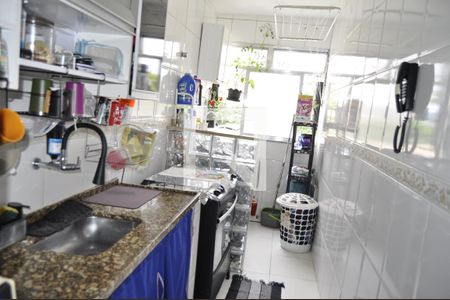Cozinha de apartamento para alugar com 2 quartos, 50m² em Tomás Coelho, Rio de Janeiro