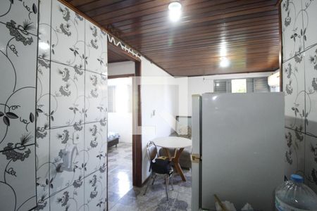 Cozinha de apartamento para alugar com 2 quartos, 45m² em Rubem Berta, Porto Alegre
