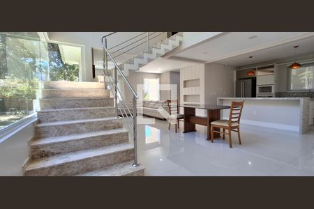 Sala de casa de condomínio para alugar com 3 quartos, 545m² em Santo Antonio de Lisboa, Florianópolis