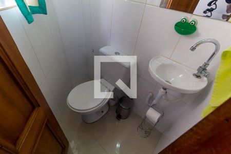 Lavabo de casa para alugar com 2 quartos, 63m² em Jardim Iva, São Paulo