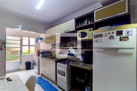 Cozinha de casa para alugar com 2 quartos, 63m² em Jardim Iva, São Paulo