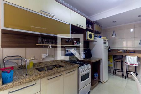 Cozinha de casa para alugar com 2 quartos, 63m² em Jardim Iva, São Paulo