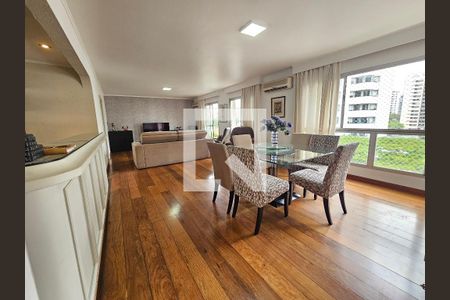 Sala de apartamento à venda com 4 quartos, 200m² em Campo Belo, São Paulo