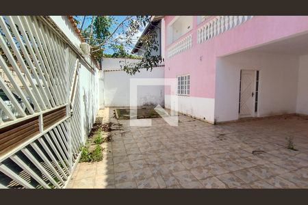 Quintal 1 de casa para alugar com 3 quartos, 250m² em Jardim Carlos Cooper, Suzano