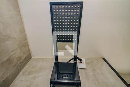 Banheiro de apartamento à venda com 2 quartos, 50m² em Santa Fé, Porto Alegre