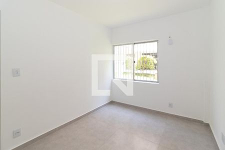 Quarto 1 de apartamento para alugar com 2 quartos, 59m² em Jardim Sulacap, Rio de Janeiro