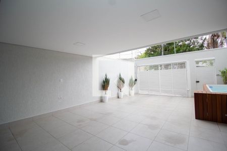Garagem de casa para alugar com 3 quartos, 200m² em Parque Sao Domingos, São Paulo