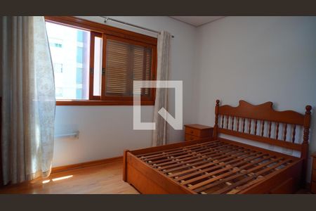 Suite  de apartamento à venda com 2 quartos, 84m² em Menino Deus, Porto Alegre