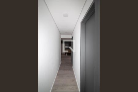 Corredor de apartamento à venda com 2 quartos, 46m² em Jardim Aida, Guarulhos