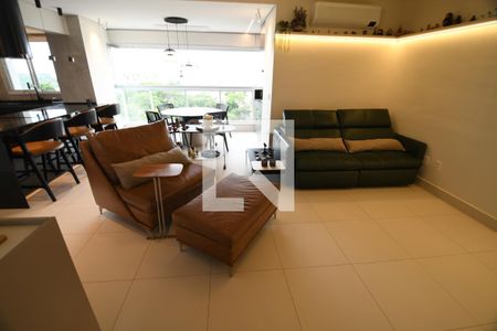 Sala de apartamento à venda com 3 quartos, 120m² em Taquaral, Campinas