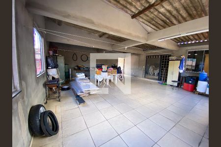 Casa à venda com 3 quartos, 360m² em Industrial, Contagem