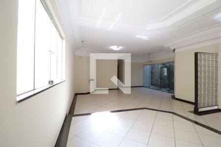Sala de casa para alugar com 4 quartos, 219m² em Vigilato Pereira, Uberlândia