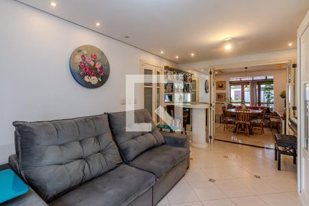 Sala  de casa de condomínio à venda com 3 quartos, 130m² em Cavalhada, Porto Alegre