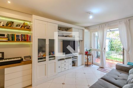 Sala  de casa de condomínio à venda com 3 quartos, 130m² em Cavalhada, Porto Alegre