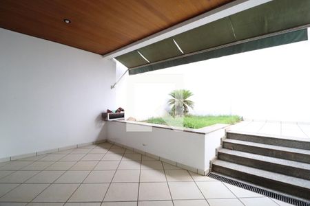 Varanda de casa para alugar com 4 quartos, 330m² em Lídice, Uberlândia