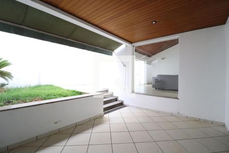 Varanda de casa para alugar com 4 quartos, 330m² em Lídice, Uberlândia