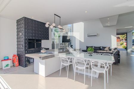 Sala de casa de condomínio à venda com 3 quartos, 309m² em Vila Nova, Porto Alegre