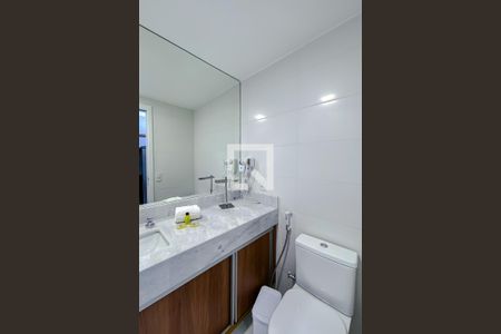 Banheiro de kitnet/studio para alugar com 1 quarto, 24m² em Vila Mariana, São Paulo