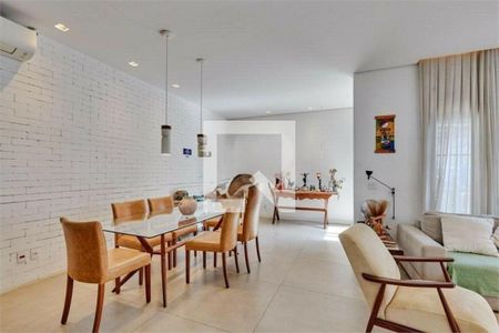 Casa à venda com 3 quartos, 140m² em Santo Amaro, São Paulo