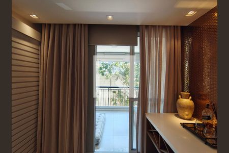 Sala de apartamento à venda com 2 quartos, 70m² em Barra Olímpica, Rio de Janeiro