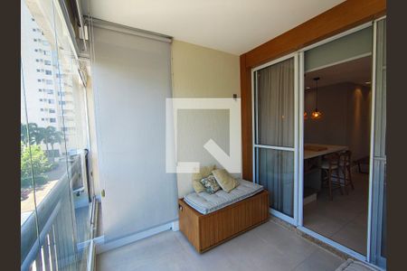 Varanda da sala  de apartamento à venda com 2 quartos, 70m² em Barra Olímpica, Rio de Janeiro