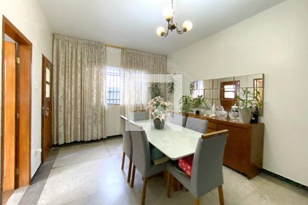 Casa à venda com 2 quartos, 400m² em Sagrada Família, Belo Horizonte