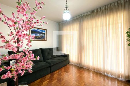 Casa à venda com 2 quartos, 400m² em Sagrada Família, Belo Horizonte
