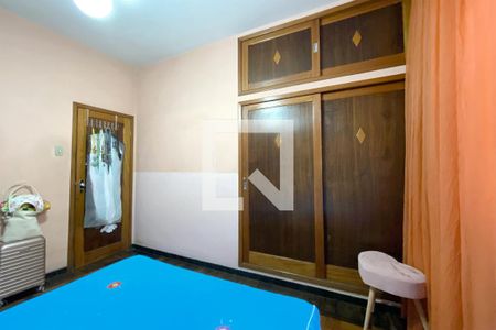 Casa à venda com 2 quartos, 400m² em Sagrada Família, Belo Horizonte