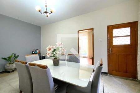 Casa à venda com 2 quartos, 400m² em Sagrada Família, Belo Horizonte