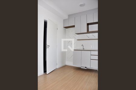Detalhe - Sala e Cozinha Americana de apartamento para alugar com 2 quartos, 34m² em Vila Pereira Barreto, São Paulo