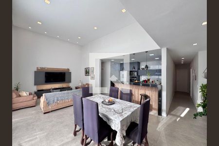 Sala de casa de condomínio à venda com 3 quartos, 240m² em Vargem Pequena, Rio de Janeiro