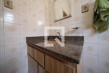 Casa à venda com 140m², 3 quartos e 2 vagasBanheiro