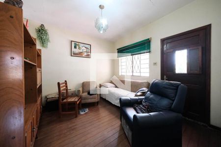 Casa à venda com 140m², 3 quartos e 2 vagasSala