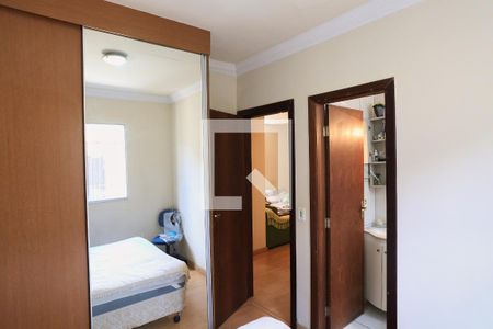 Suíte de apartamento à venda com 3 quartos, 75m² em Sagrada Família, Belo Horizonte