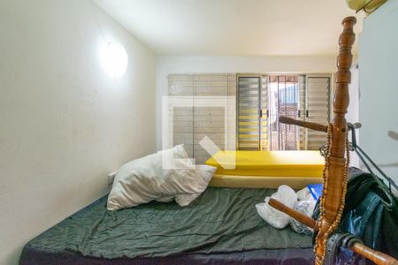 Quarto 2 de casa para alugar com 2 quartos, 40m² em Vila Fachini, São Paulo