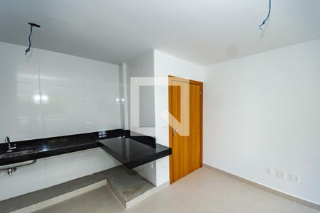 Apartamento à venda com 2 quartos, 79m² em Santa Rosa, Belo Horizonte