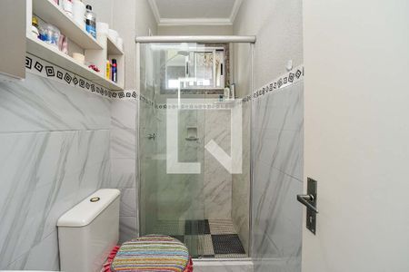 Banheiro de apartamento à venda com 1 quarto, 43m² em Jardim Sabará, Porto Alegre