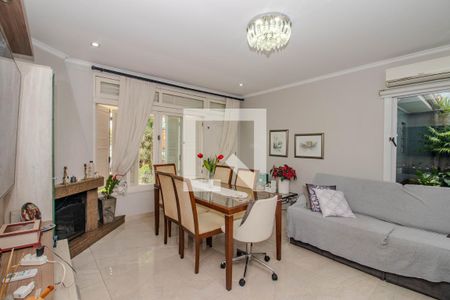 Sala de casa à venda com 3 quartos, 210m² em Sarandi, Porto Alegre