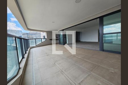 Sacada de apartamento à venda com 3 quartos, 227m² em Chácara Santo Antônio (zona Sul), São Paulo