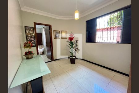 Casa à venda com 3 quartos, 360m² em Nova Vista, Belo Horizonte