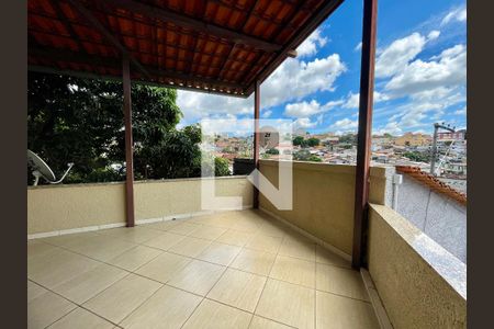Casa à venda com 3 quartos, 360m² em Nova Vista, Belo Horizonte